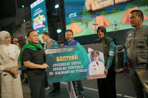 gubernur-kalteng-serahkan-speedboat