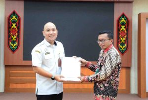 Penyerahan Berita Acara dari Kemenkes RI ke Dinkes Provinsi Kalteng