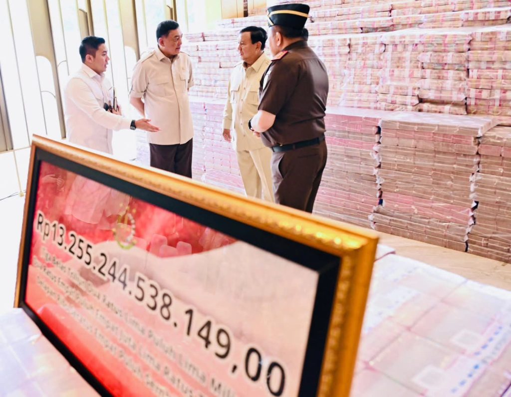 penyerahan-uang-13,25-triliun