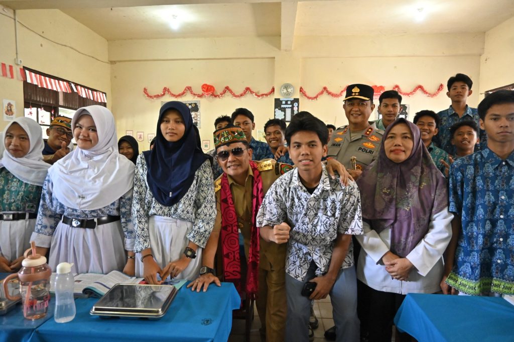 - 1763548429 2654ca085b5c4be3b004